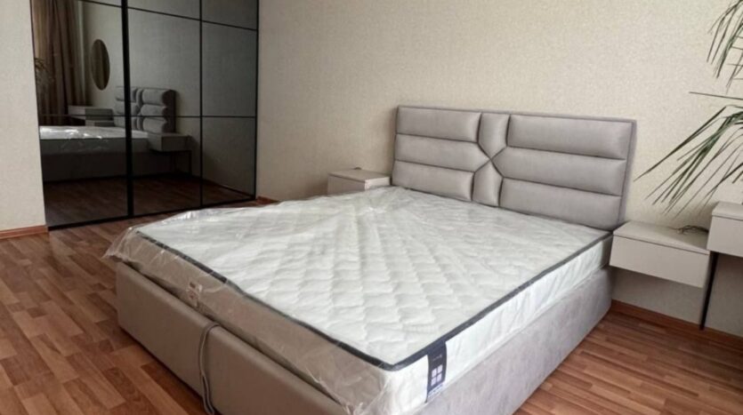 Продам квартиру 45 кв. м., 11/17, новый дом, жк Бреуса 63. — Головне фото