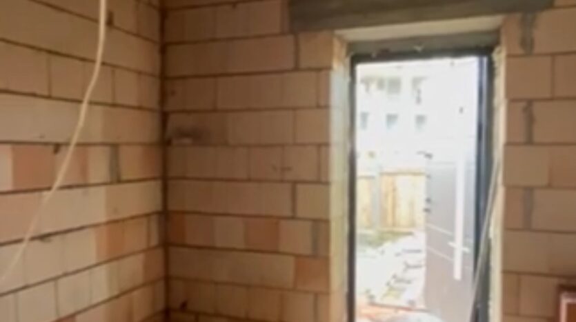 Продам двухэтажный кирпичный таунхаус, Лески. — фото 7