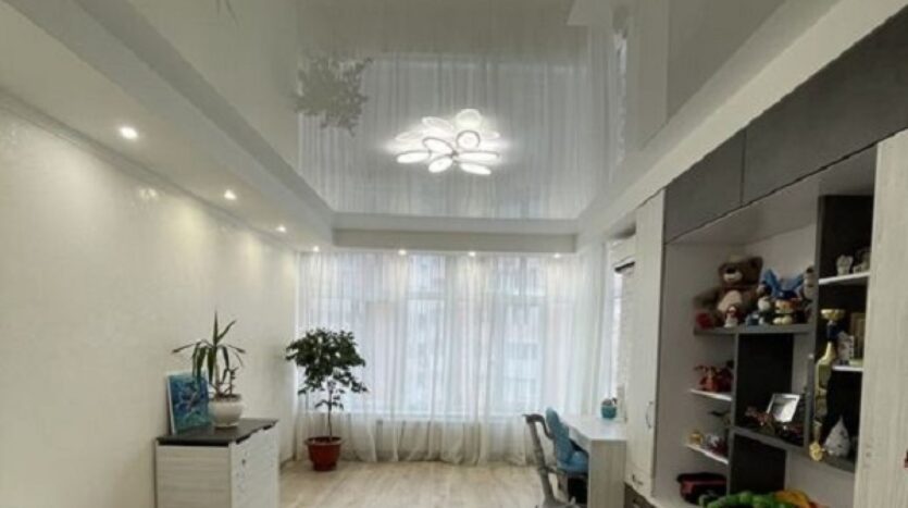 Продам квартиру 71.7 кв. м., 14/17, новый дом жк Радужный. — Головне фото