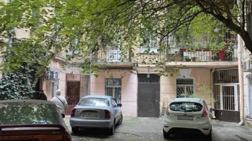 Продам 2 кімнатну квартиру, вул. Успенська/Маразлієвська. — Головне фото