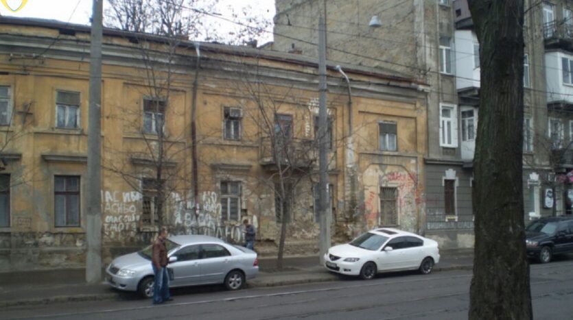 Продам под реконструкцию фасадное здание по ул. Старопортофранковская — Головне фото