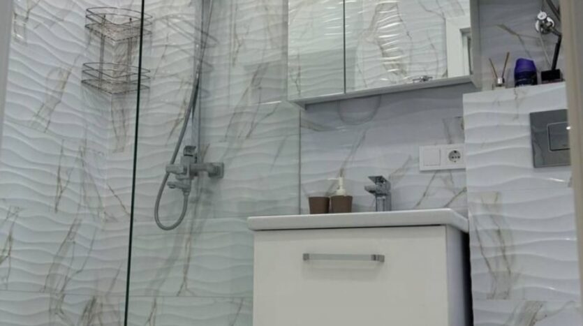 Продам квартиру - студию 39 кв. м., 18/25, новый дом, жк 44-я Жемчужина — фото 5