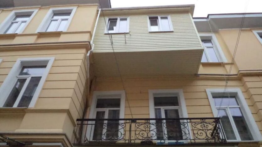 Продам квартиру 88 кв. м., 3/3, ул. Ришельевская/Греческая. — Головне фото
