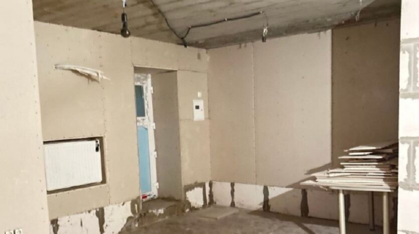 Продам цокольное помещение 30.4 кв. м., ул. Марш. Бабаджаяна. — Головне фото