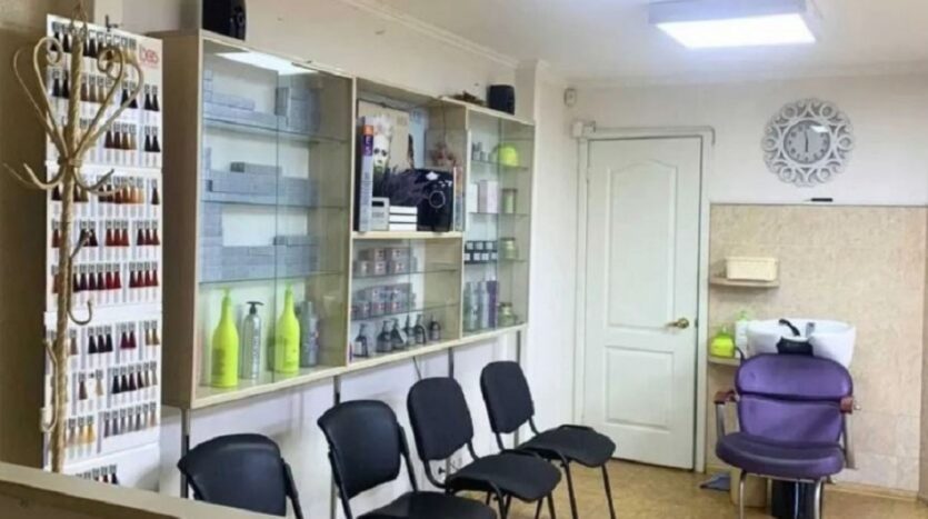 Продам фасадное помещение 65 кв. м., 1/5, Черемушки. — Головне фото
